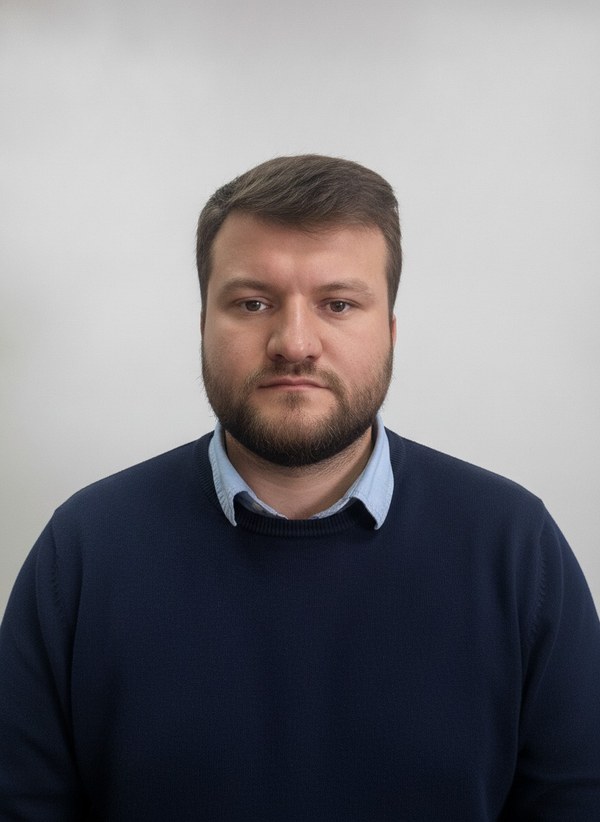 Образ «Smart casual»: деловой кэжуал без пиджака в базовой студии